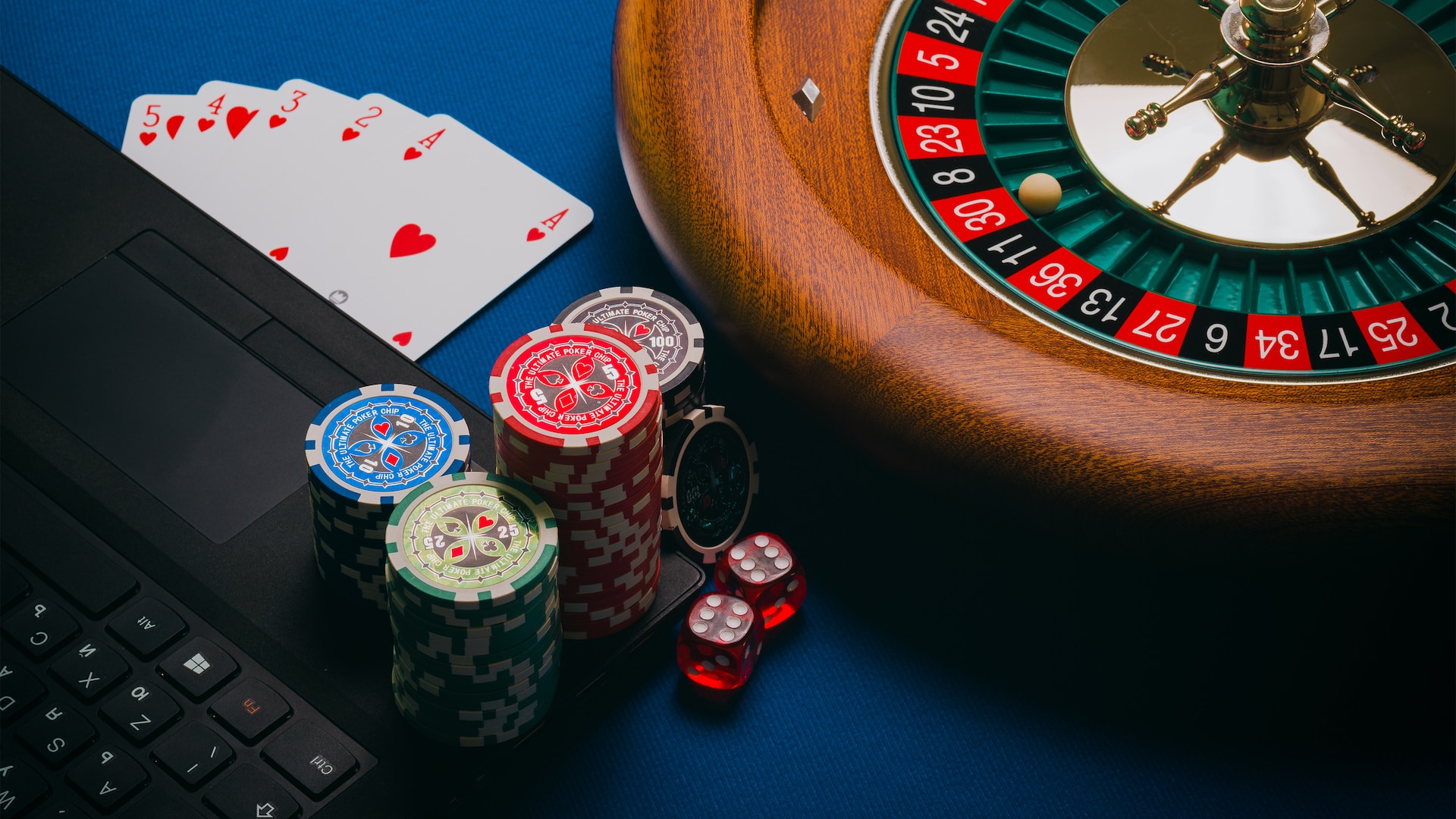 The High Rollers and the Cautious – Navigating Online Gambling Extremes